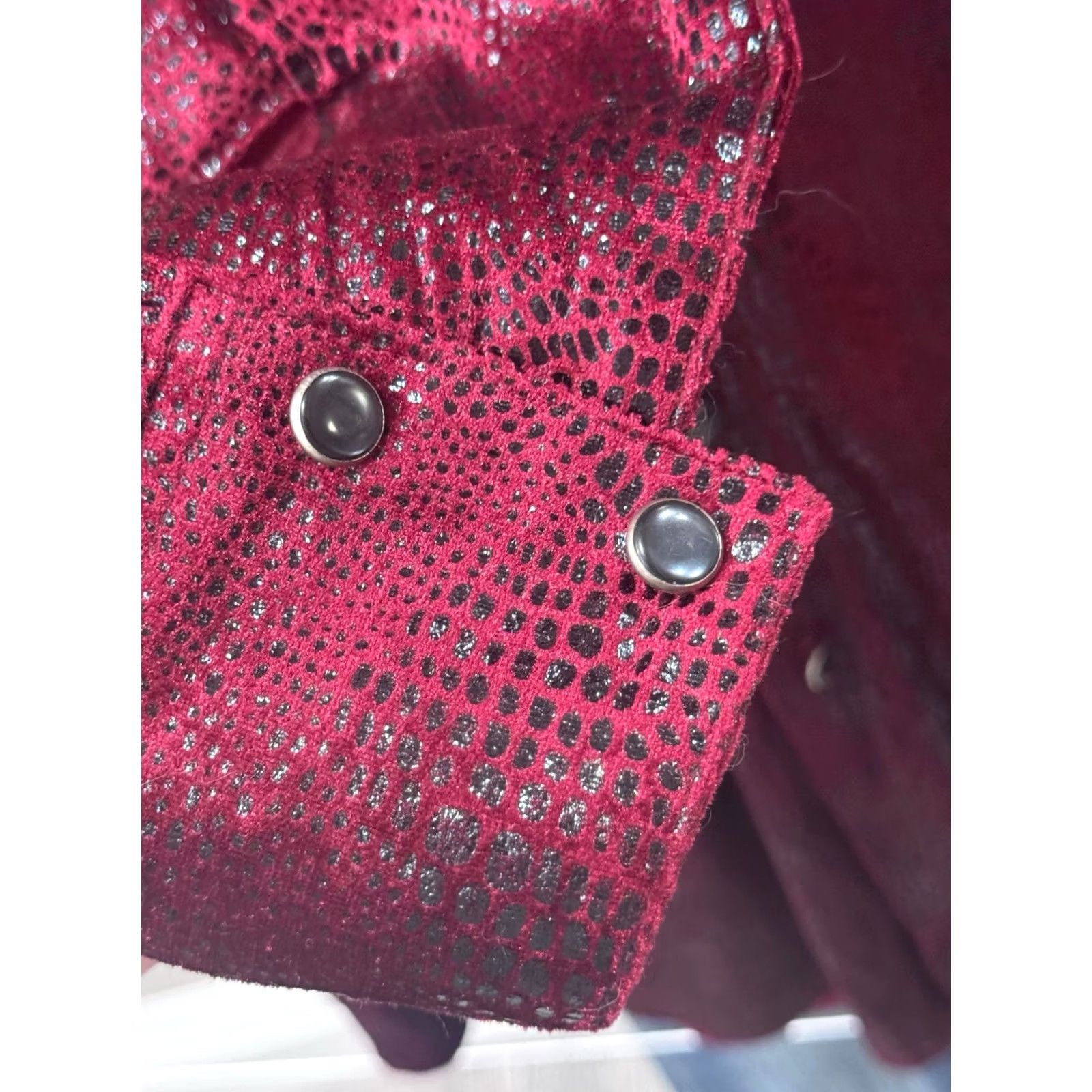 Velour Sakifan USA Leopard Print Velour LONG SLEEVE SHIRT Large L Mens Multicolor 16.5x34/35 Size US L / EU 52-54 / 3 - 6 Thumbnail