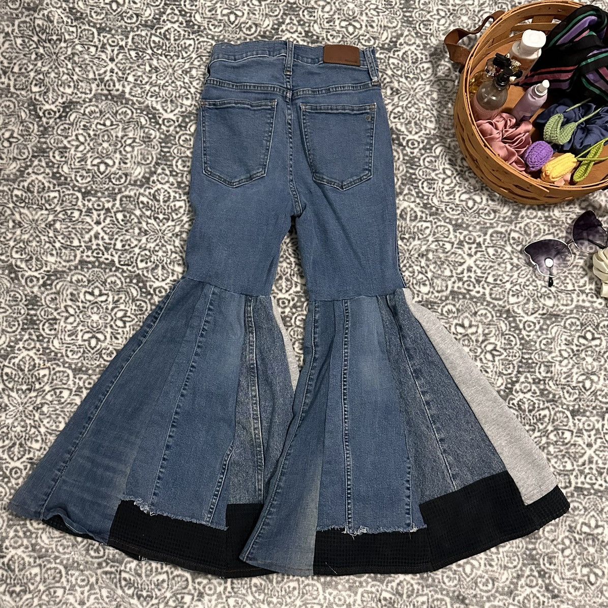 Madewell Madewell Flare Patchwork Jeans Size 26 Size 26" / US 2 / IT 38 - 2 Thumbnail