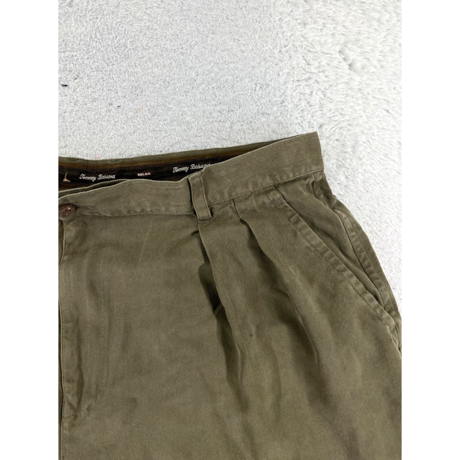 Tommy Bahama Tommy Bahama Shorts Mens Bermuda 38 Green Silk Herringbone Pleated Beach Vacation Size US 38 / EU 54 - 5 Thumbnail