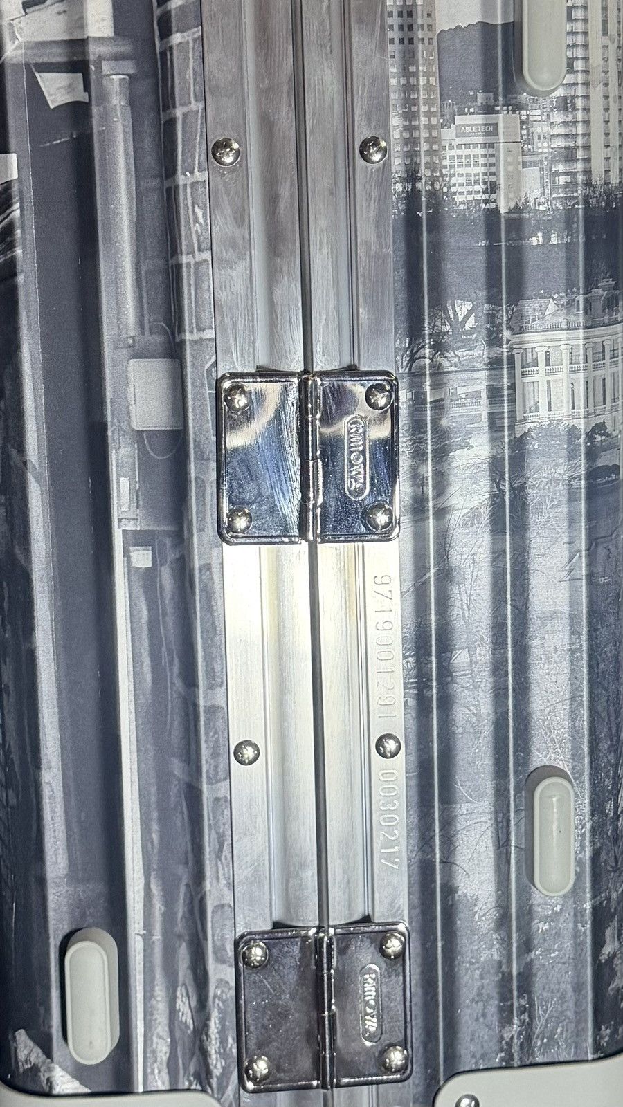 Rimowa RIMOWA KOREA SPECIAL EDITION Classic Cabin Silver Carry-On Size ONE SIZE - 11 Thumbnail
