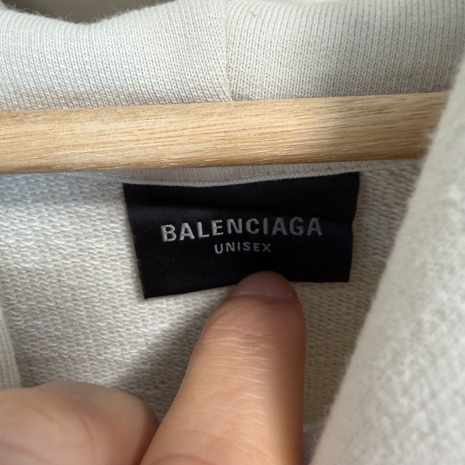 Balenciaga Balenciaga FW22 'Be Different' Apple Print Hoodie Size US L / EU 52-54 / 3 - 4 Thumbnail