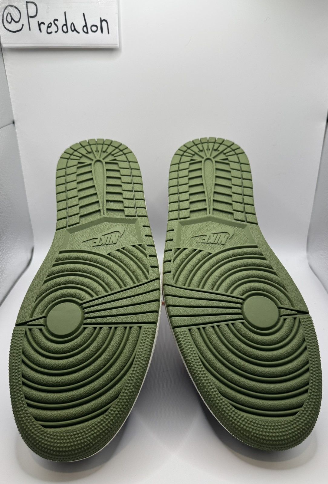 Jordan Brand Air Jordan 1 Mid SE Size US 12 / EU 45 - 4 Thumbnail