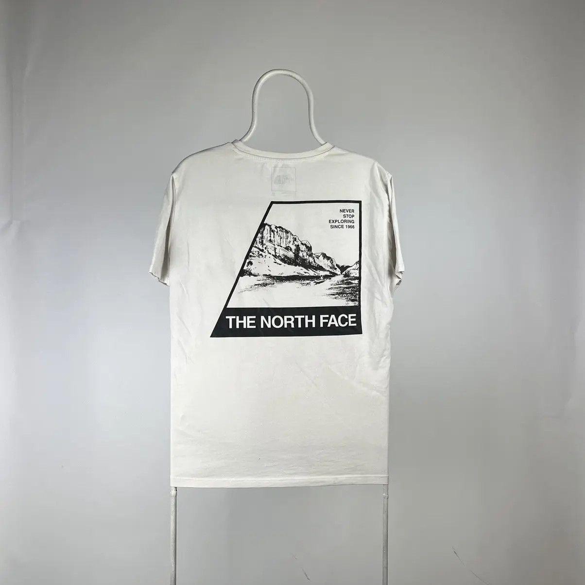The North Face The north face Tshirt box logo size Medium Size US M / EU 48-50 / 2 - 1 Thumbnail