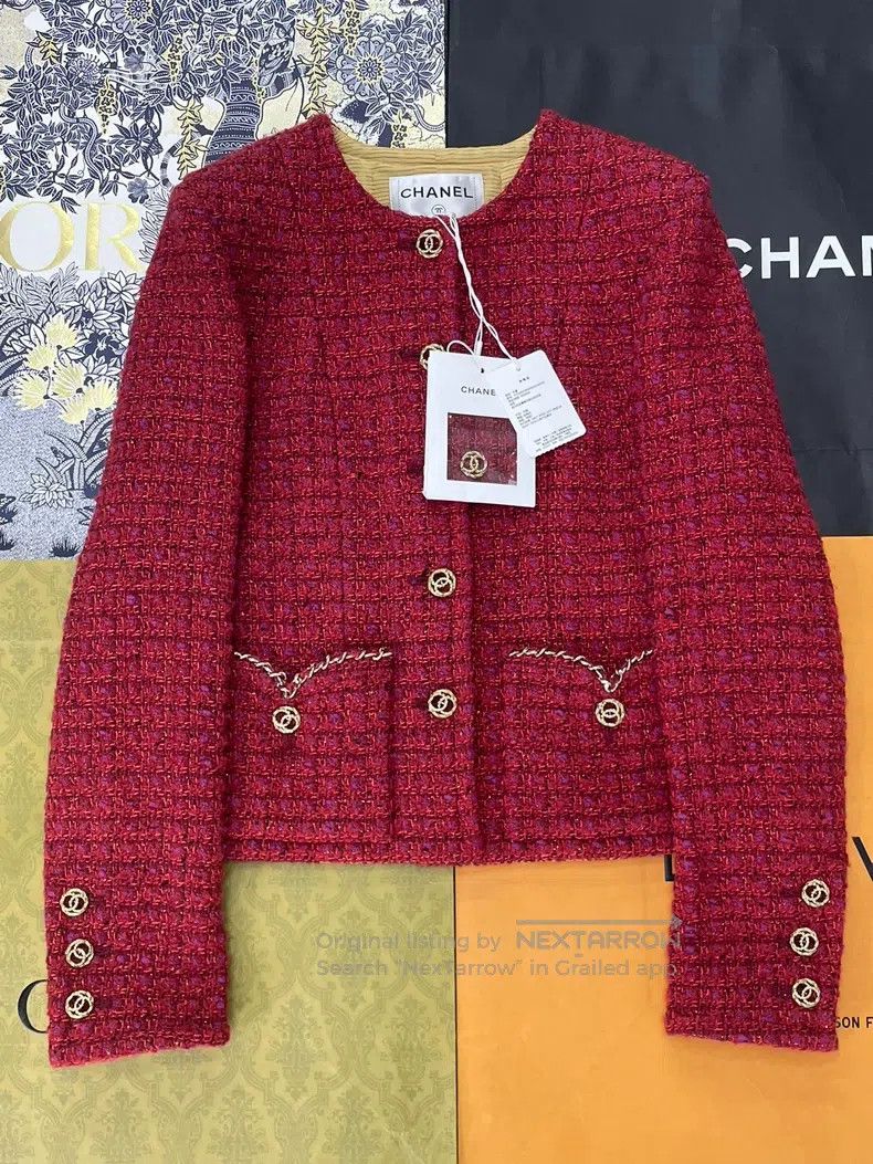 Chanel Chanel 23B red gold buckle two-pocket jacket Size XS / US 0-2 / IT 36-38 - 1 Thumbnail