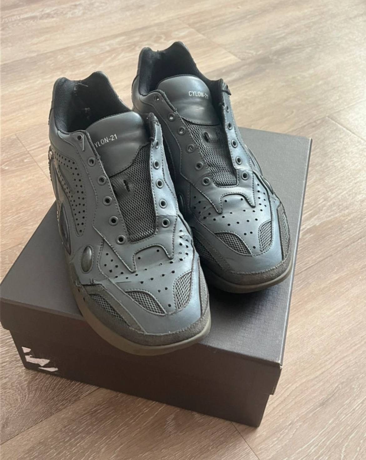 Raf Simons Raf simons cylon-21 grey sample 1 in the world Size US 9.5 / EU 42-43 - 1 Thumbnail