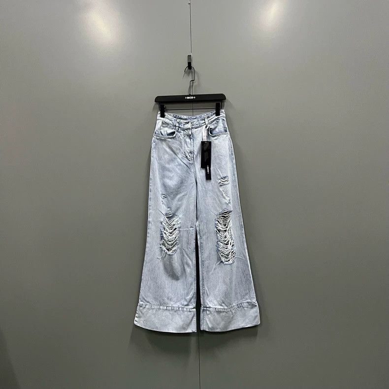 Givenchy Givenchy Size24 SS22 Washed Hole Mid-Rise Jeans Size US 29 - 1 Thumbnail