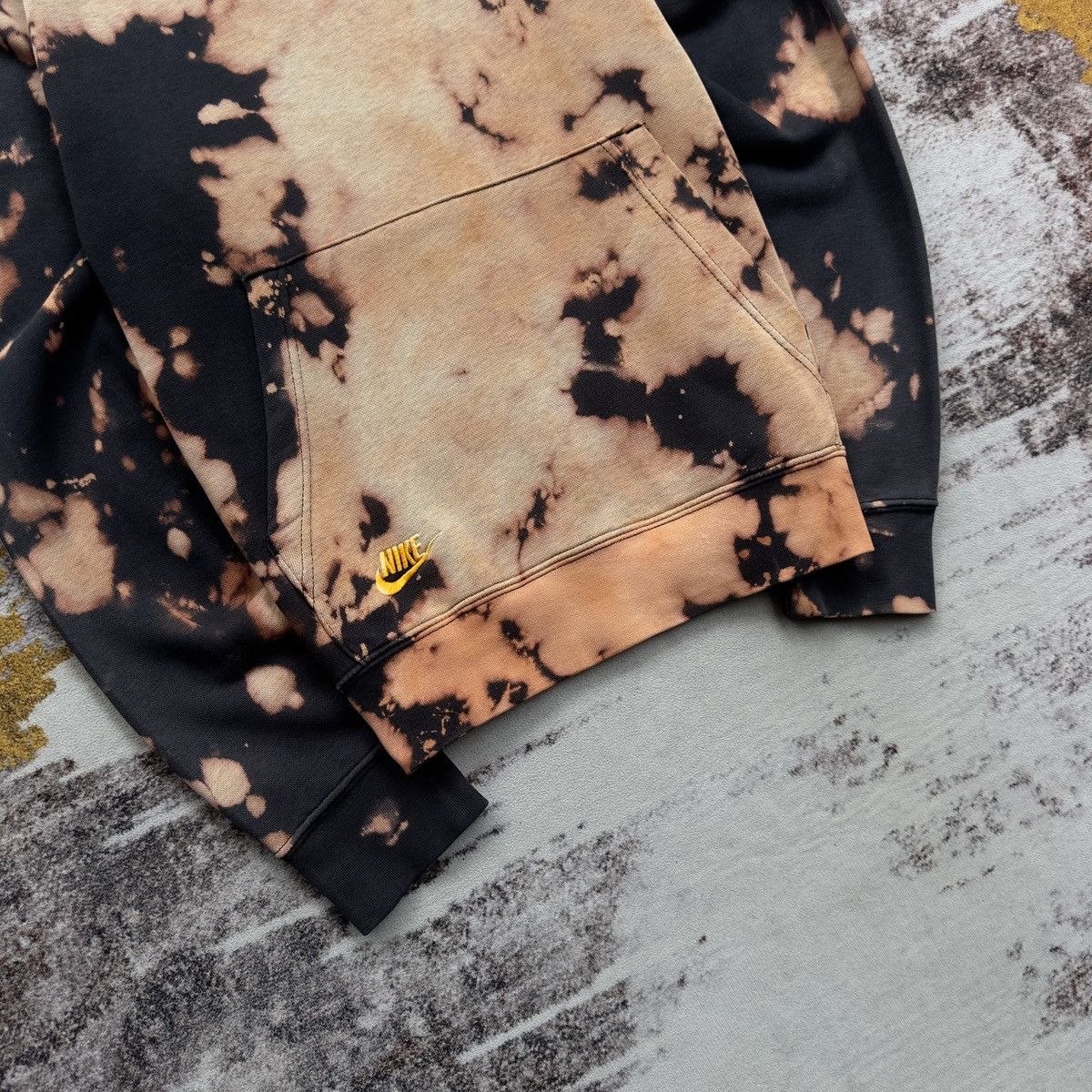 Nike NIKE SMALL SWOOSH ACID WASH HOODIE Size US M / EU 48-50 / 2 - 3 Thumbnail