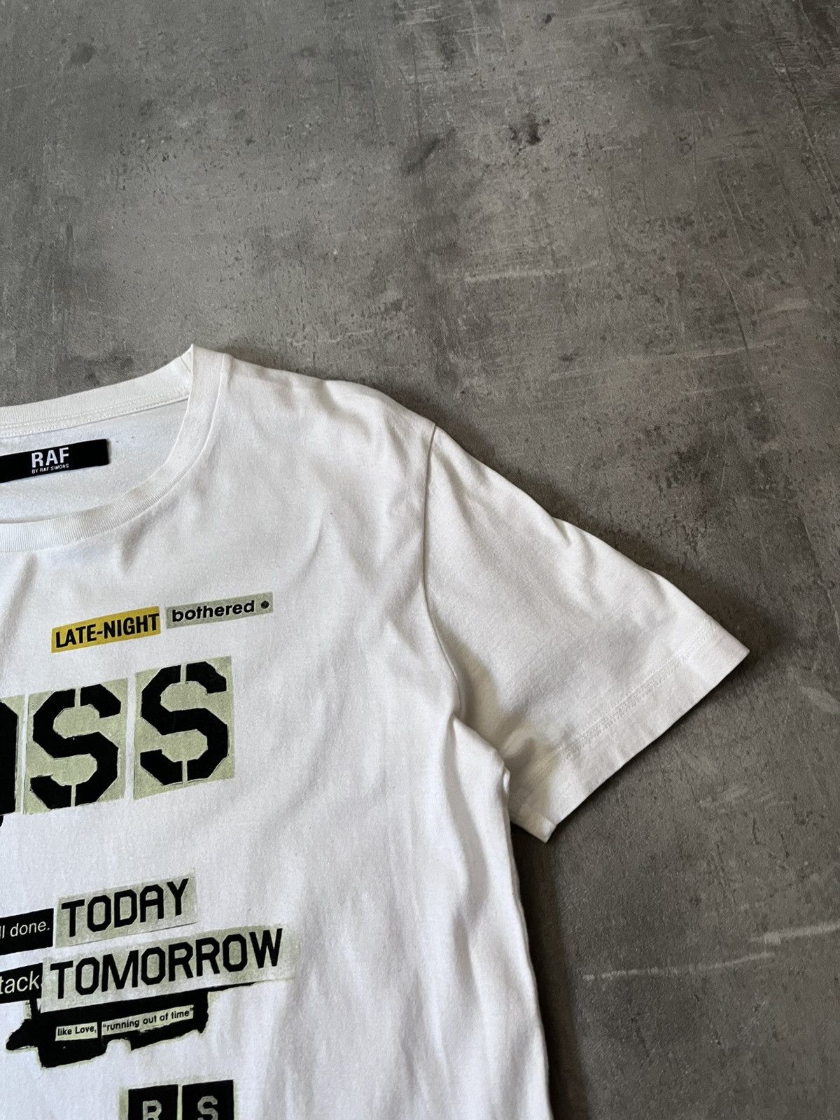 Raf by Raf Simons Raf by Raf Simons A/W 2011 BASS white T-shirt vintage Size US M / EU 48-50 / 2 - 4 Thumbnail