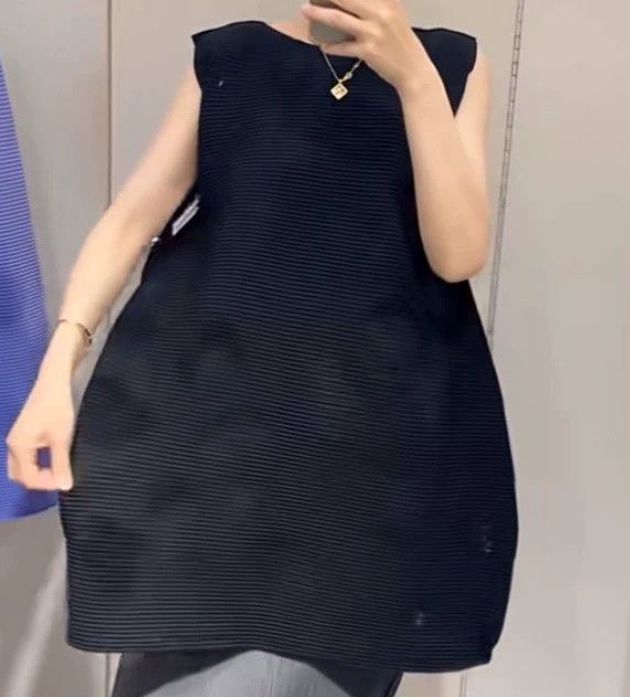 Issey Miyake Issey Miyake Black cutout top Size M / US 6-8 / IT 42-44 - 4 Thumbnail