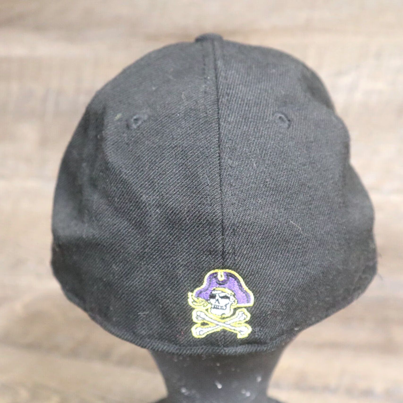 New Era ECU Pirates Hat Strapback Cap Purple NCAA Adjustable Adult Size 7 55.8cm New Era Baseball Cap College University Pirates Size ONE SIZE - 5 Thumbnail