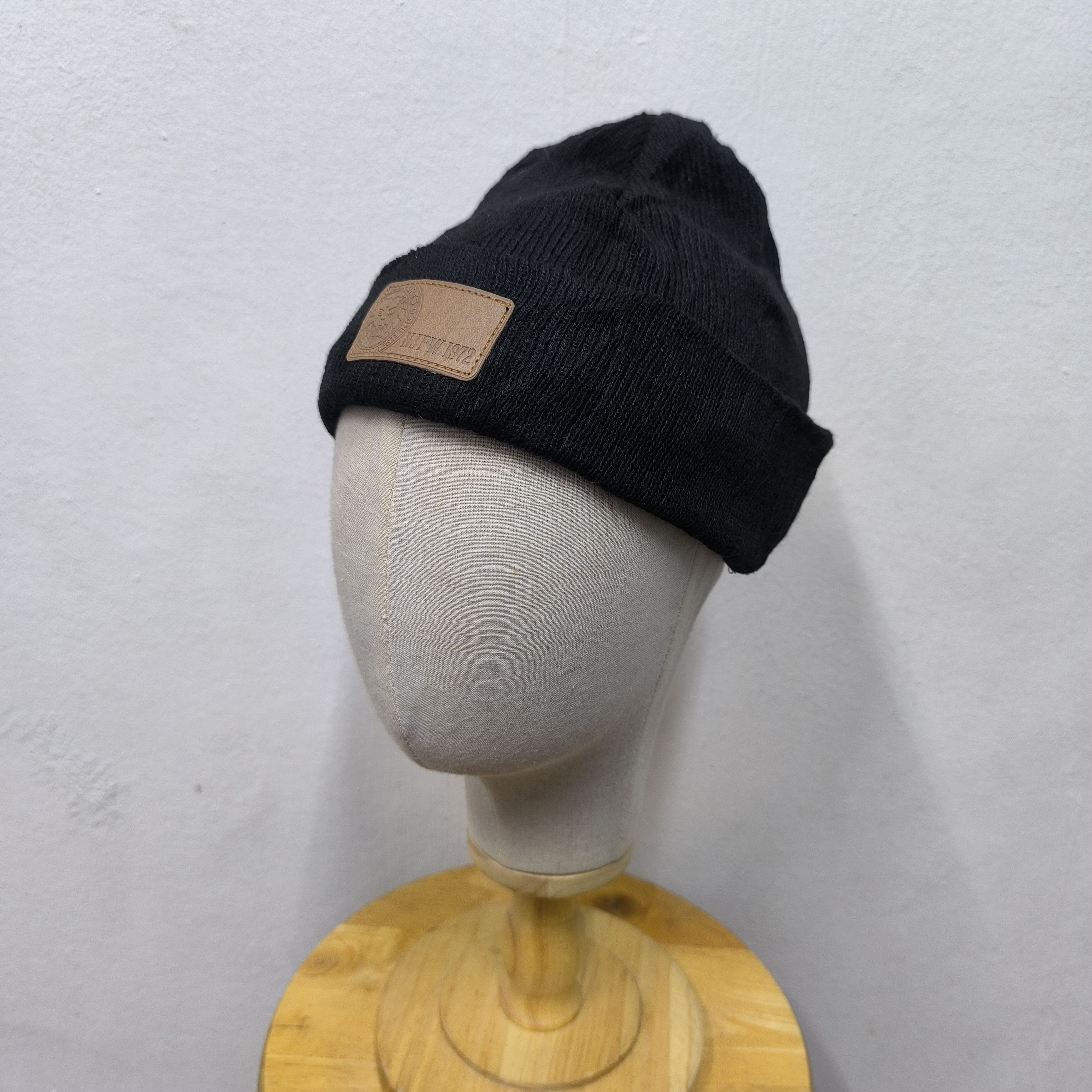 Japanese Brand 💥 NJPW new japan pro wresling patch short beanie hat Size ONE SIZE - 2 Thumbnail