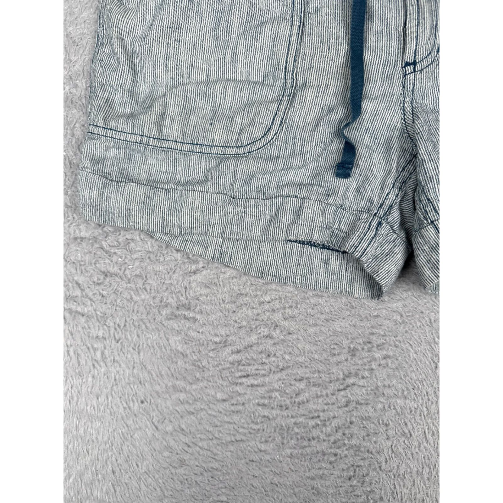 The North Face The North Face Shorts Womens 8 Blue White Stripe Drawstring Casual Summer 30x5 Colorful Outdoor Mens? Size 30" / US 8 / IT 44 - 3 Thumbnail