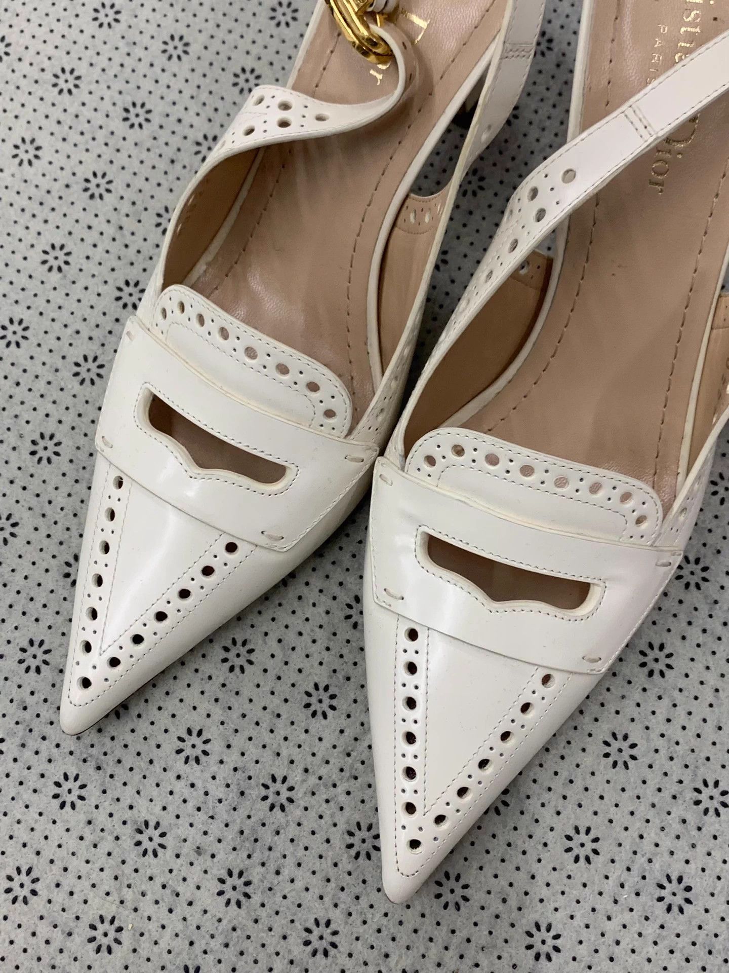 Dior Dior white cutout pointed toe heels EU 38 Size US 7 / IT 37 - 3 Thumbnail