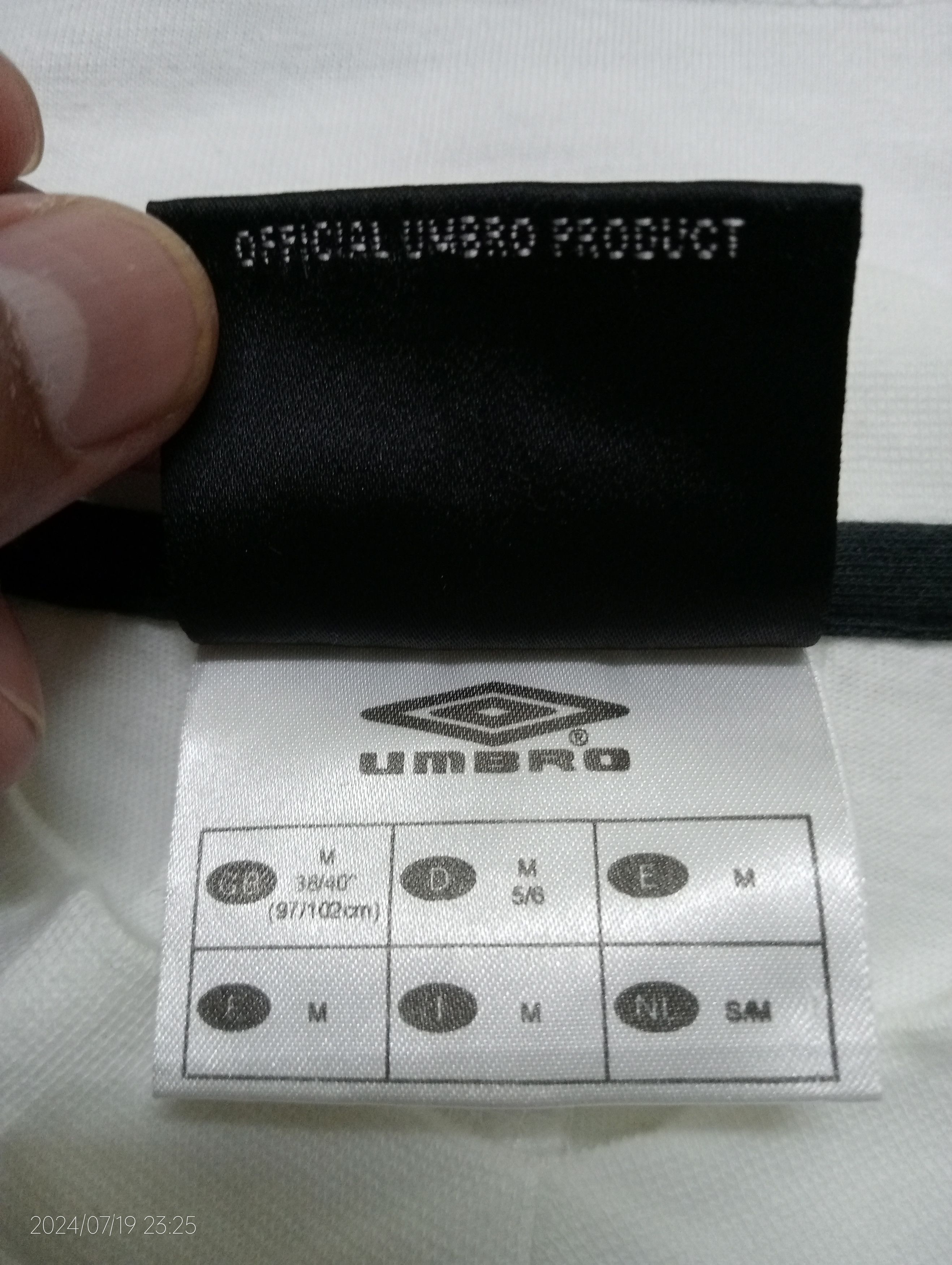 Umbro Vintage Umbro Manchester United Vodafone Tee Size US L / EU 52-54 / 3 - 9 Thumbnail