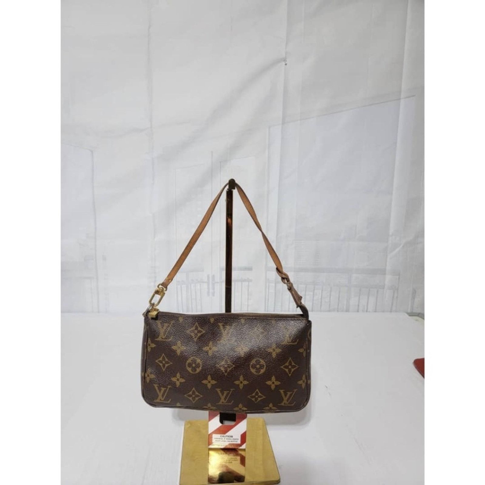 Louis Vuitton Authentic LOUIS VUITTON Monogram Pochette Accessoires Brown Size ONE SIZE - 6 Thumbnail