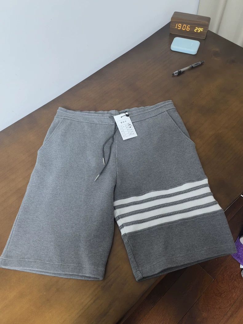 Thom Browne Thom browne Size 2 Waffed shorts 2505-Nextarrow Size US 31 - 1 Thumbnail