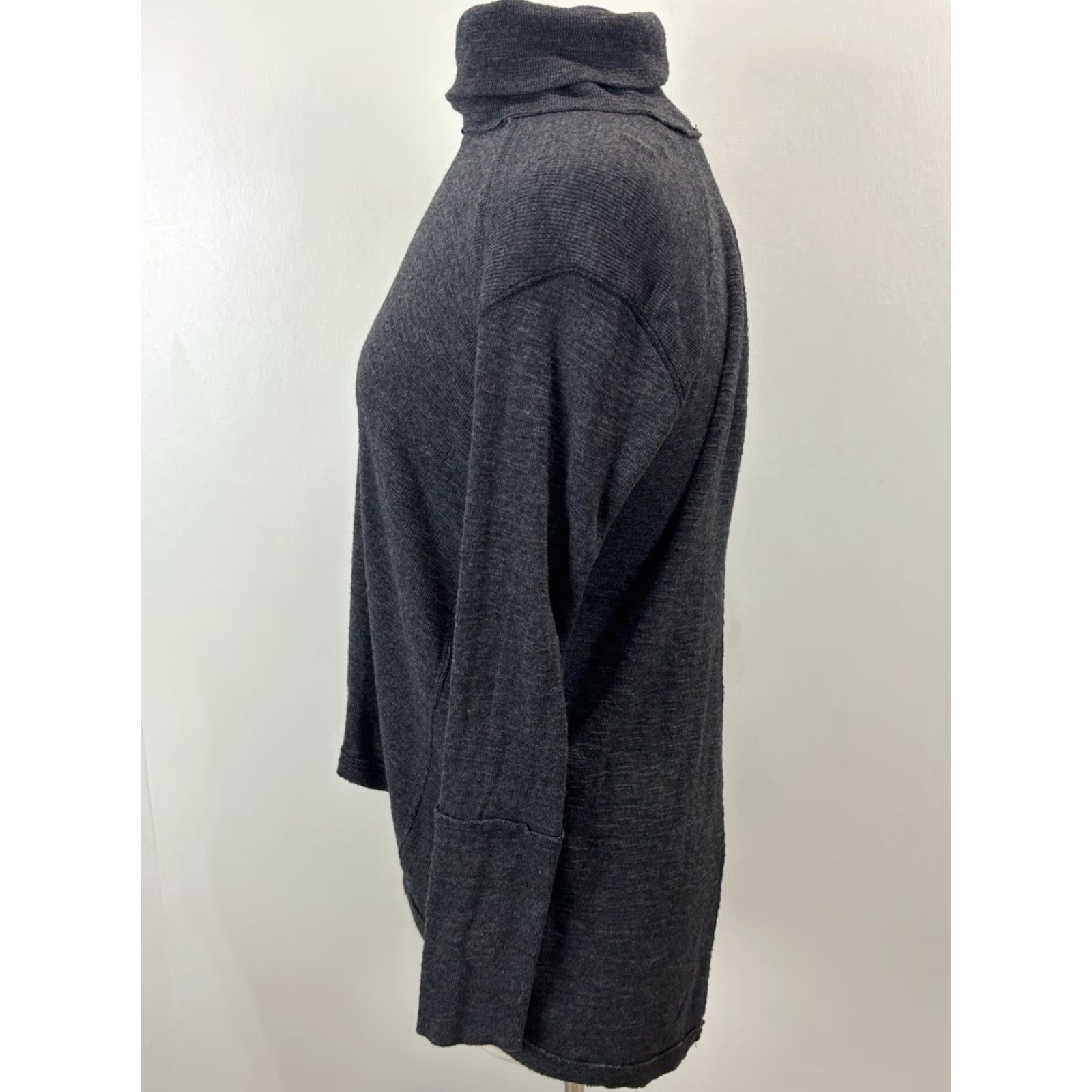 Free People VINTAGE? (No) We The Free People Split Back Turtleneck Sweater Small Womens Charcoal Boho Size S / US 4 / IT 40 - 3 Thumbnail