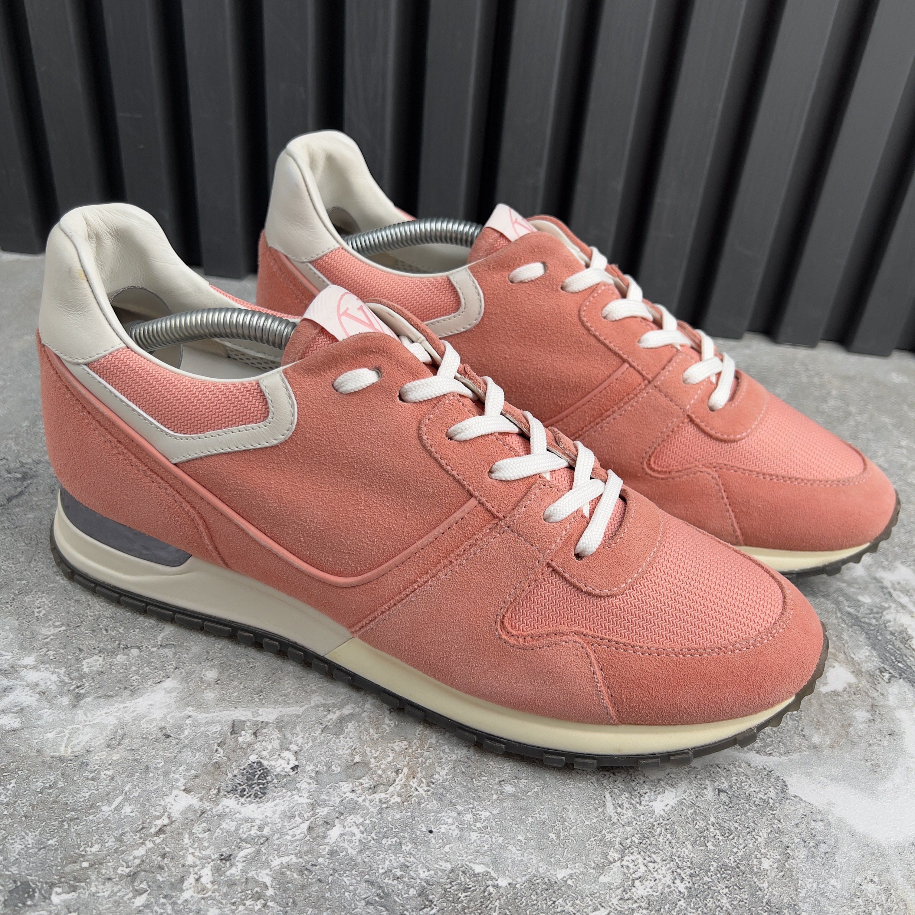 Louis Vuitton Louis Vuitton Run Away LV Sneakers Suede Size US 9 / IT 39 - 5 Thumbnail