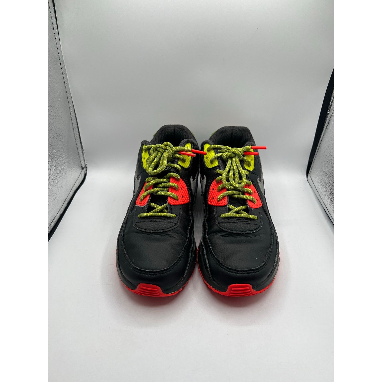 Nike Nike Air Max 90 GS “black Asparagus” Size 6 Y Size US 6 / IT 36 - 2 Thumbnail