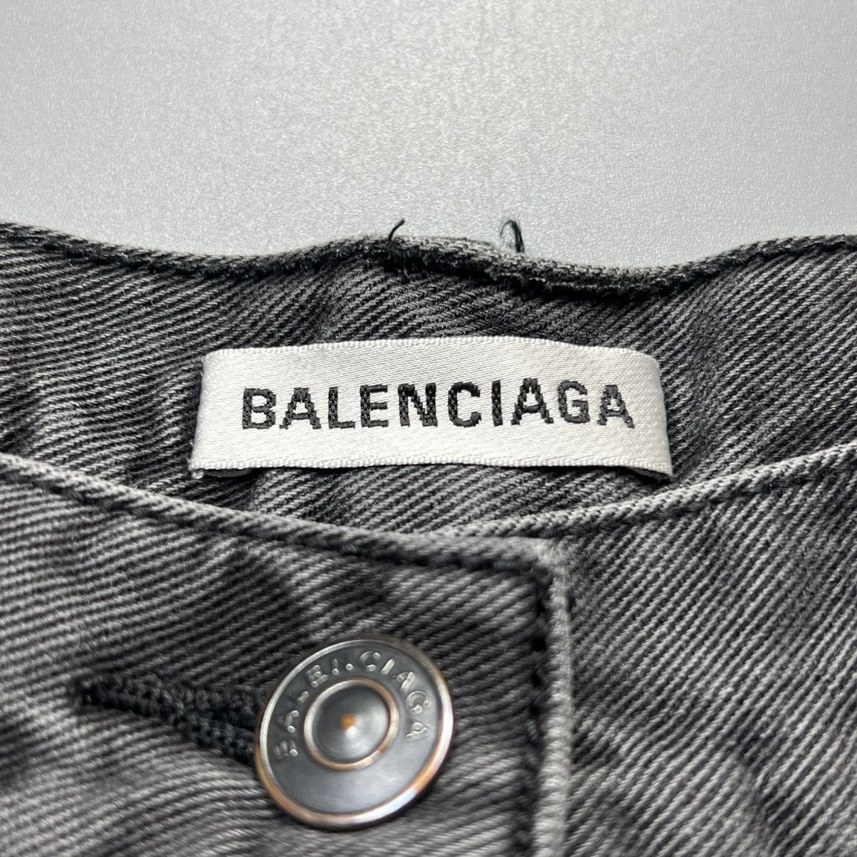 Balenciaga × Designer Balenciaga - Rubber Logo Destroyed Mini - Short Size 28" / US 6 / IT 42 - 7 Thumbnail