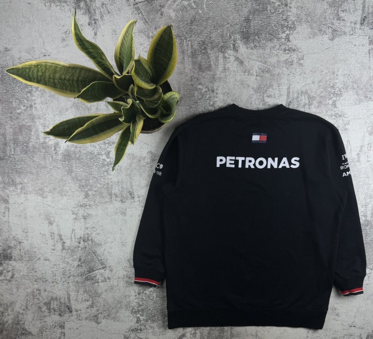 Mercedes-Benz Mercedes AMG Petronas Formula 1 Black XL Men’s Racing Fleece Pullover Sweatshirt Size US XL / EU 56 / 4 - 2 Thumbnail