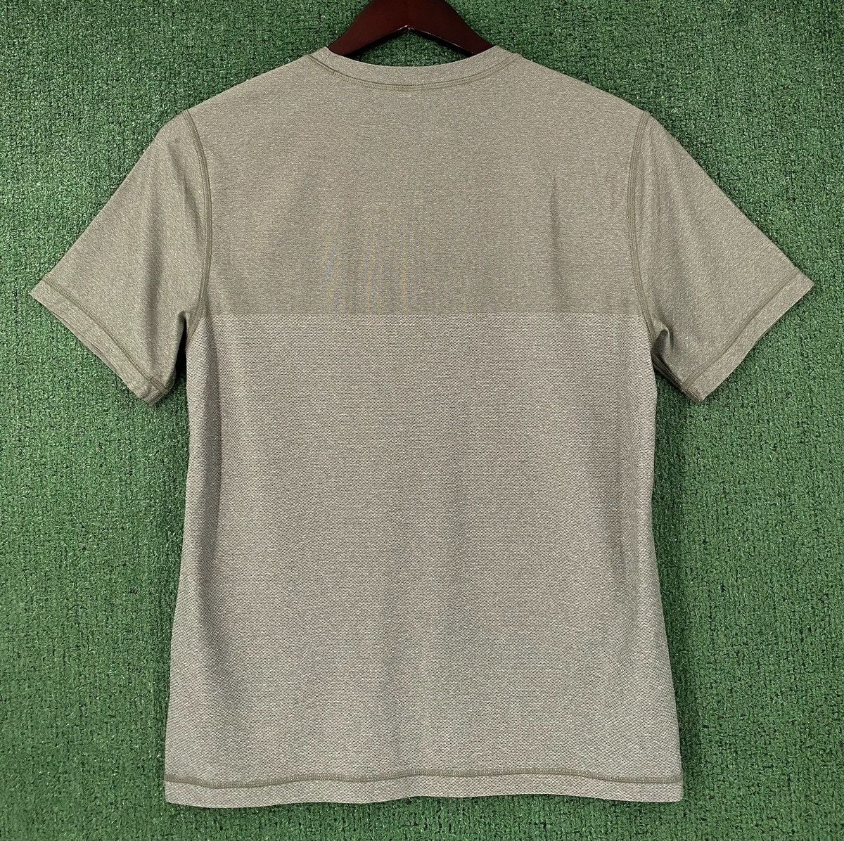 Vuori Vuori Grandview Tech Performance Green Shirt Medium Size US M / EU 48-50 / 2 - 6 Thumbnail
