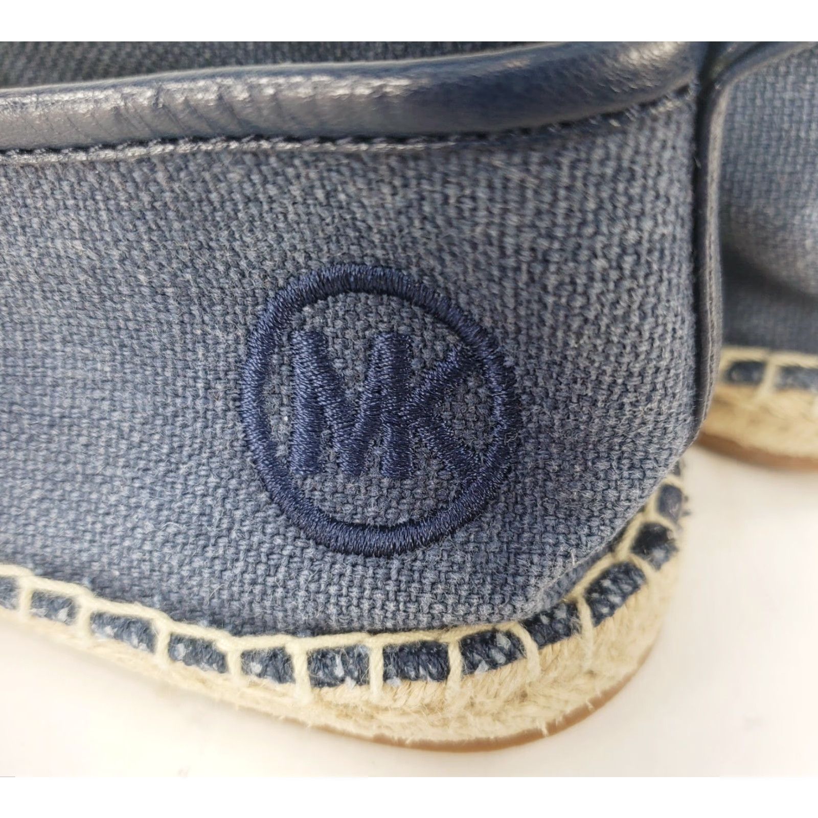 Michael Kors VINTAGE? Michael Kors Women's Denim Espadrille Flats 6.5 Blue Denim Flat Cushioned Studded Silver Beads Shoes Womens Size US 7 / IT 37 - 6 Thumbnail