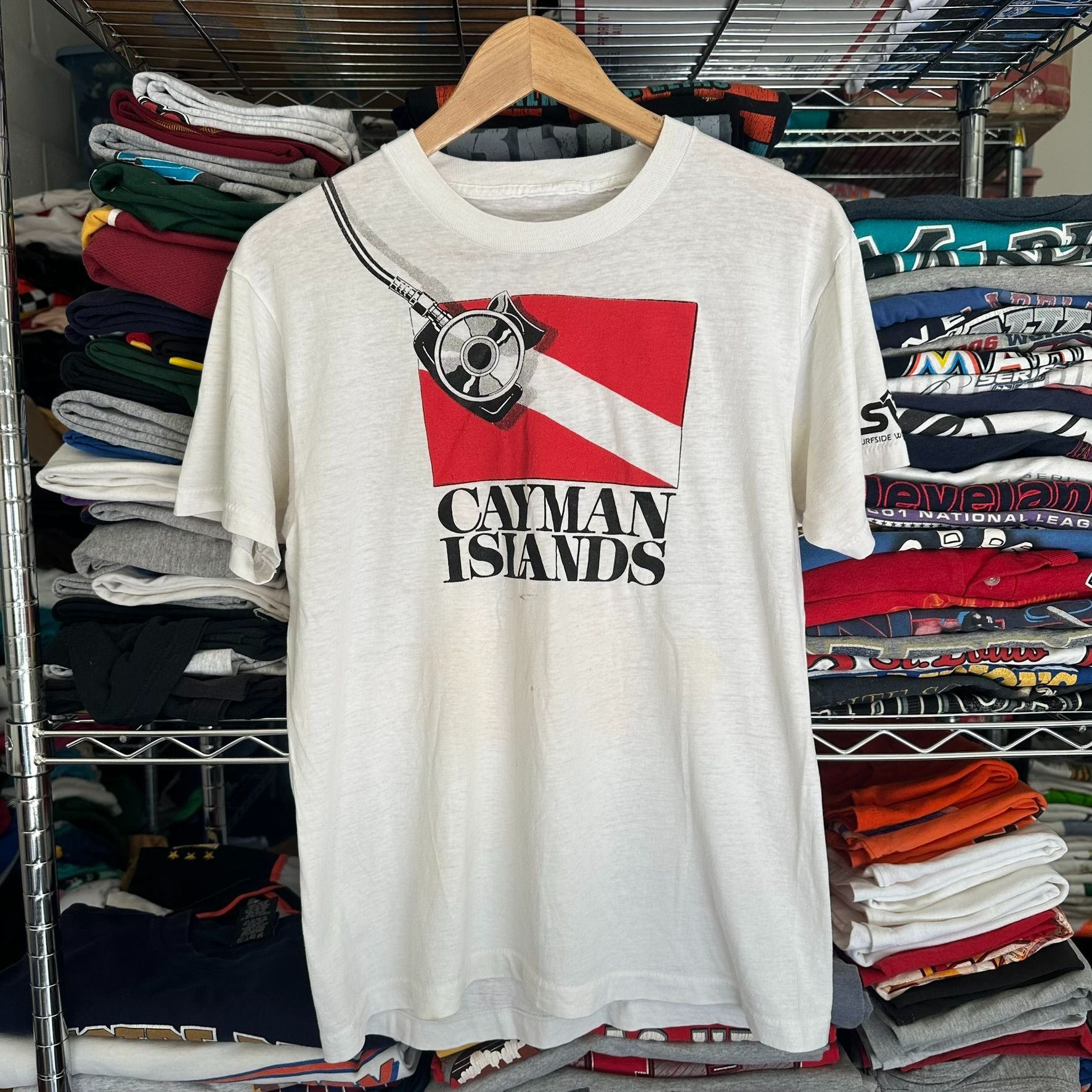 Vintage Vintage 80s Cayman Islands Scuba Diving T-Shirt Single Stitc Size US S / EU 44-46 / 1 - 1 Thumbnail