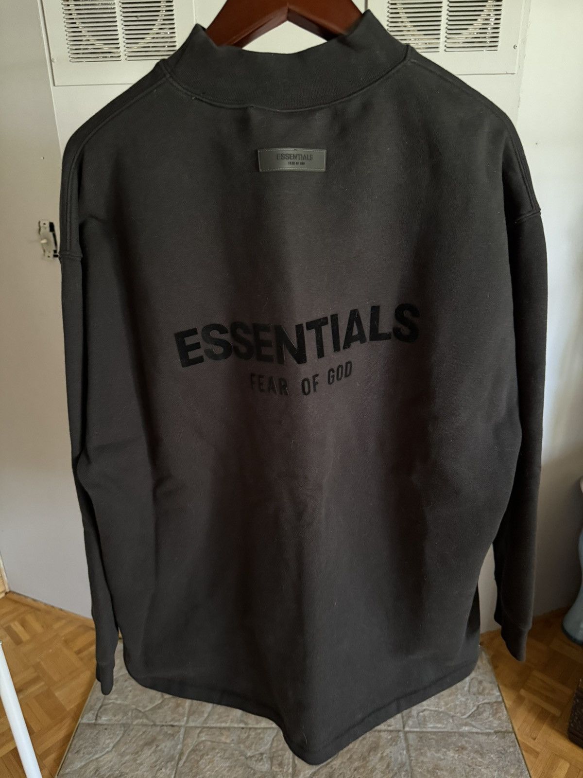 Essentials × Fear of God Essentials black crewneck size small Size US S / EU 44-46 / 1 - 1 Thumbnail