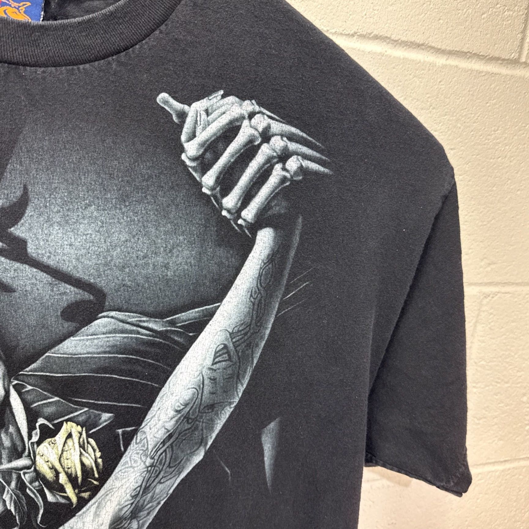 Vintage VINTAGE Ogabel Skeleton Dancing With Woman Black T-Shirt 2XL Men Cotton 2000s Y2K Punk Gothic Metal Size US XXL / EU 58 / 5 - 7 Thumbnail