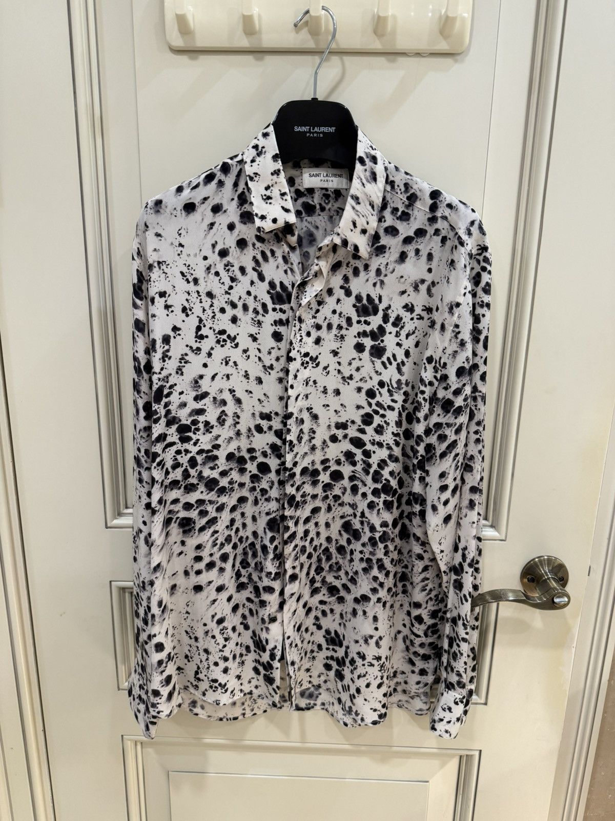 Saint Laurent Paris Snow leopard print silk shirt collar size38 Size US M / EU 48-50 / 2 - 4 Thumbnail