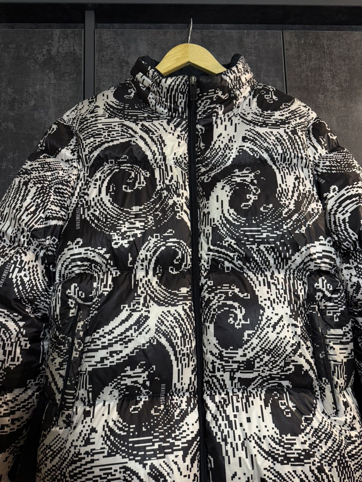Dirk Bikkembergs Rare Dirk Bikkembergs Waves Puffer Jacket Margiela Raf 424 Size US L / EU 52-54 / 3 - 7 Thumbnail