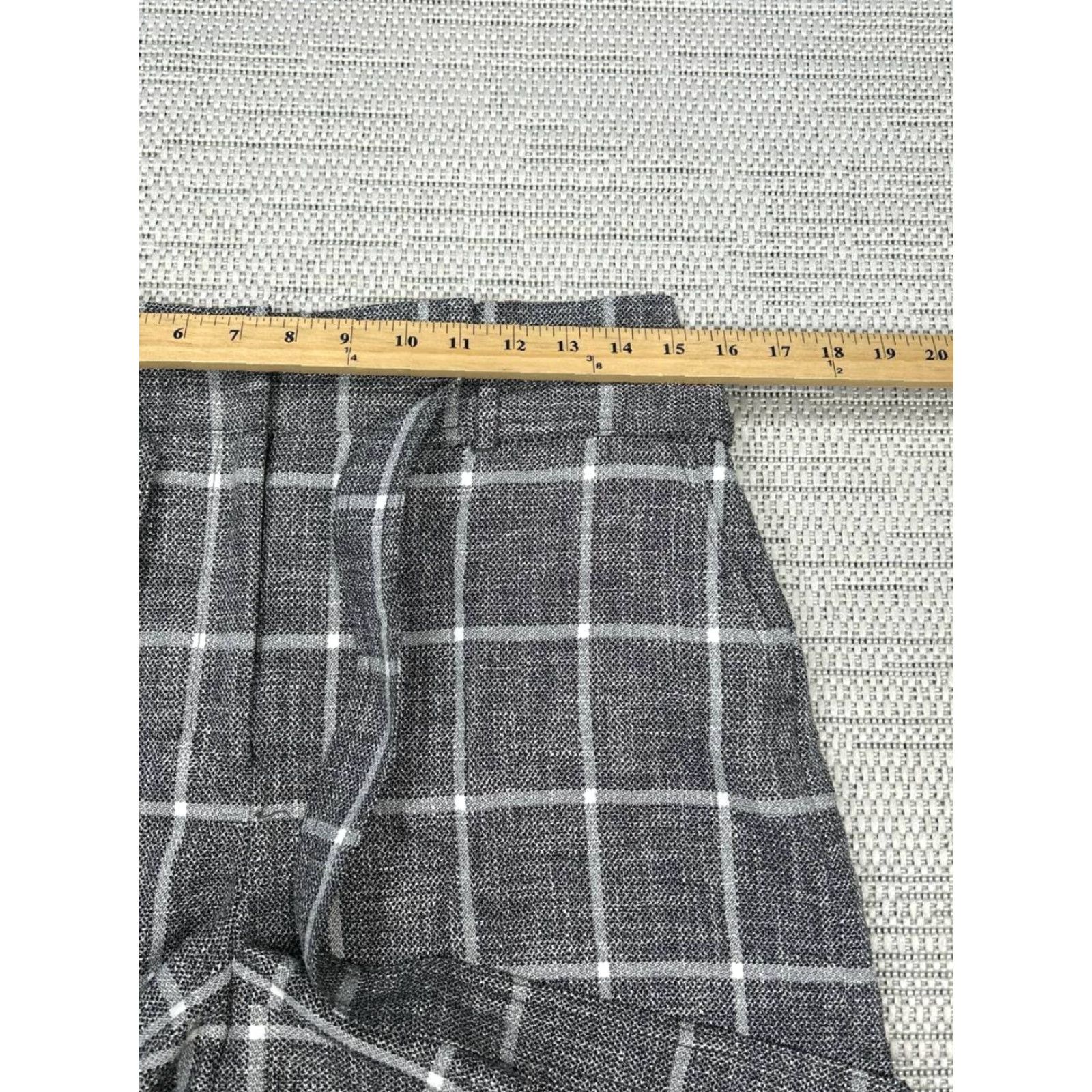 White House Black Market White House Black Market Shorts Women 8 Gray Plaid Stretch Mid Rise The Luxe New Size 30" / US 8 / IT 44 - 6 Thumbnail