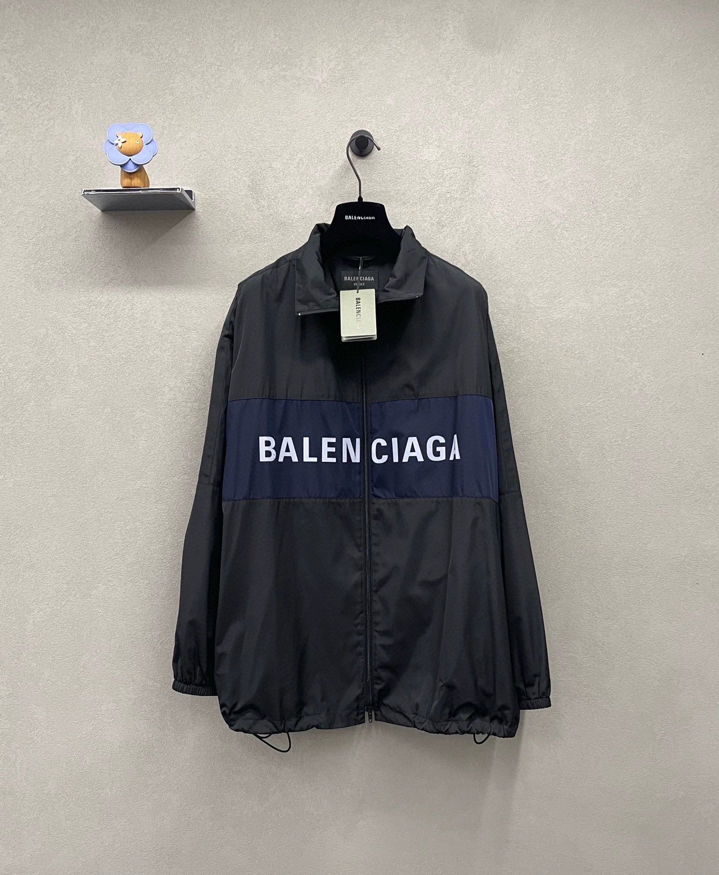 Balenciaga balenciaga black zip-up oversized jacket Size US XXS / EU 40 - 1 Thumbnail