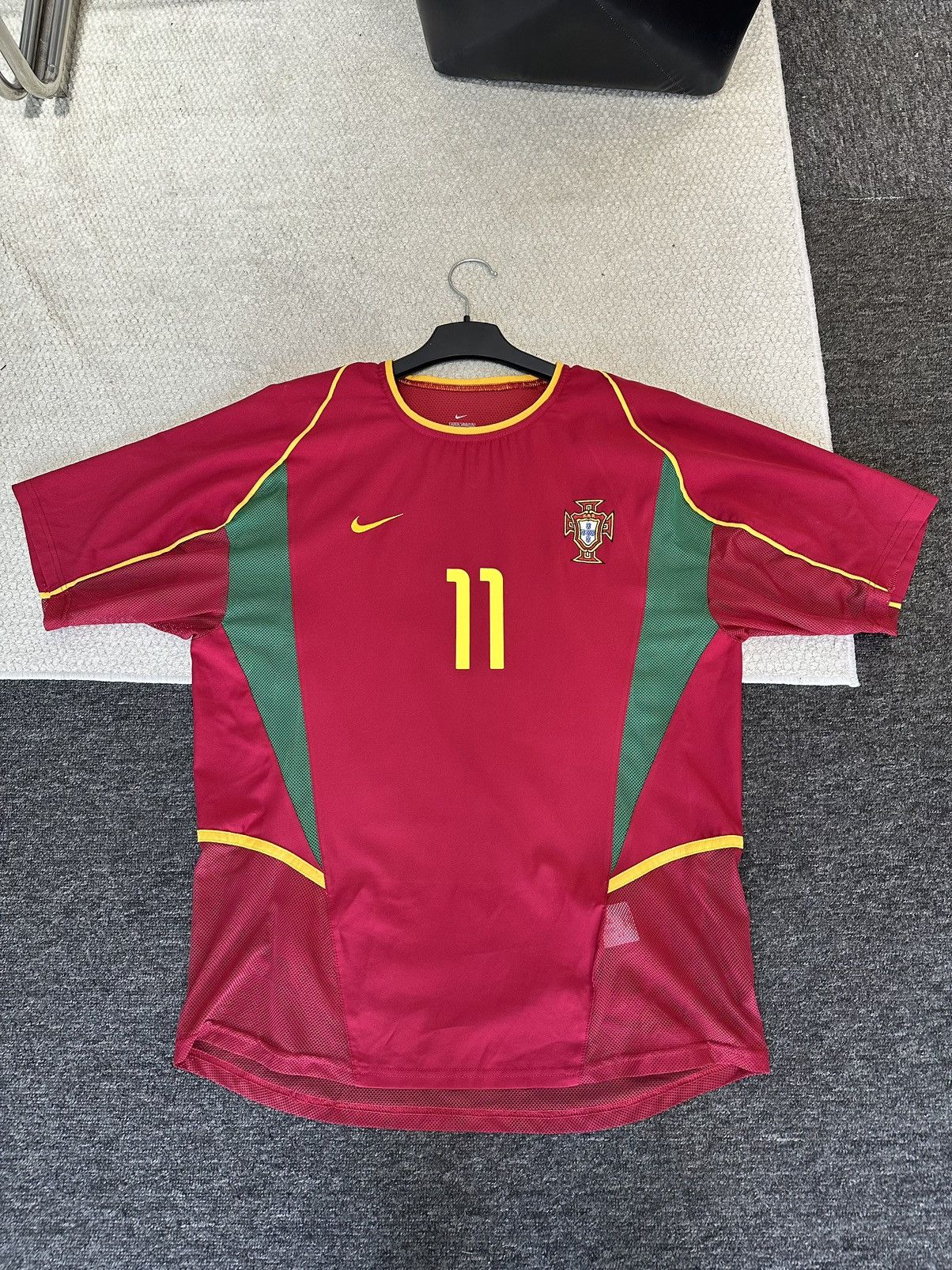 Nike Portugal 2003 Home Player Issue Ronaldo Debut Size US M / EU 48-50 / 2 - 2 Thumbnail