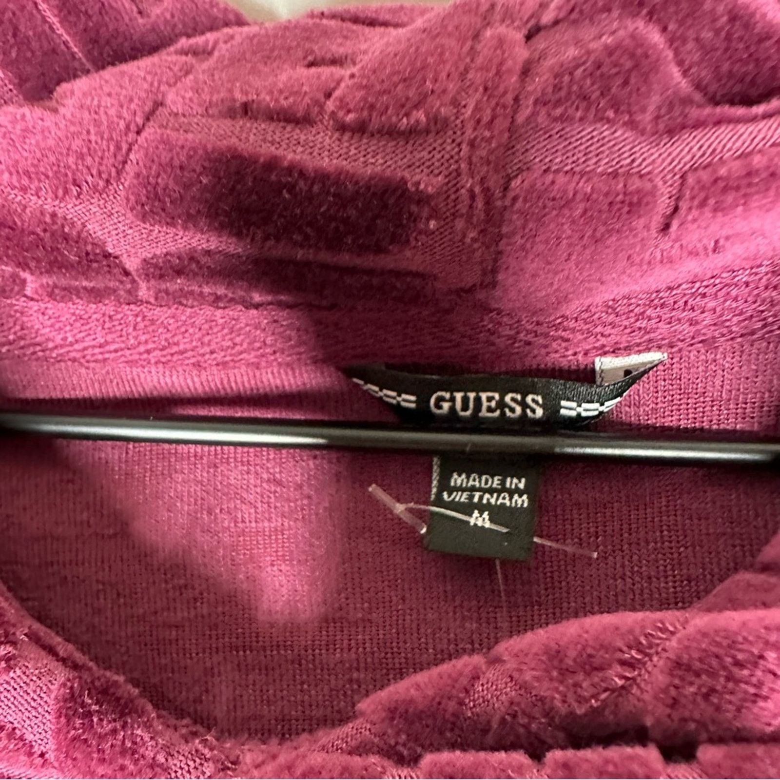 Guess GUESS After Party Cropped Hoodie NWT in Medium Size M / US 6-8 / IT 42-44 - 2 Thumbnail