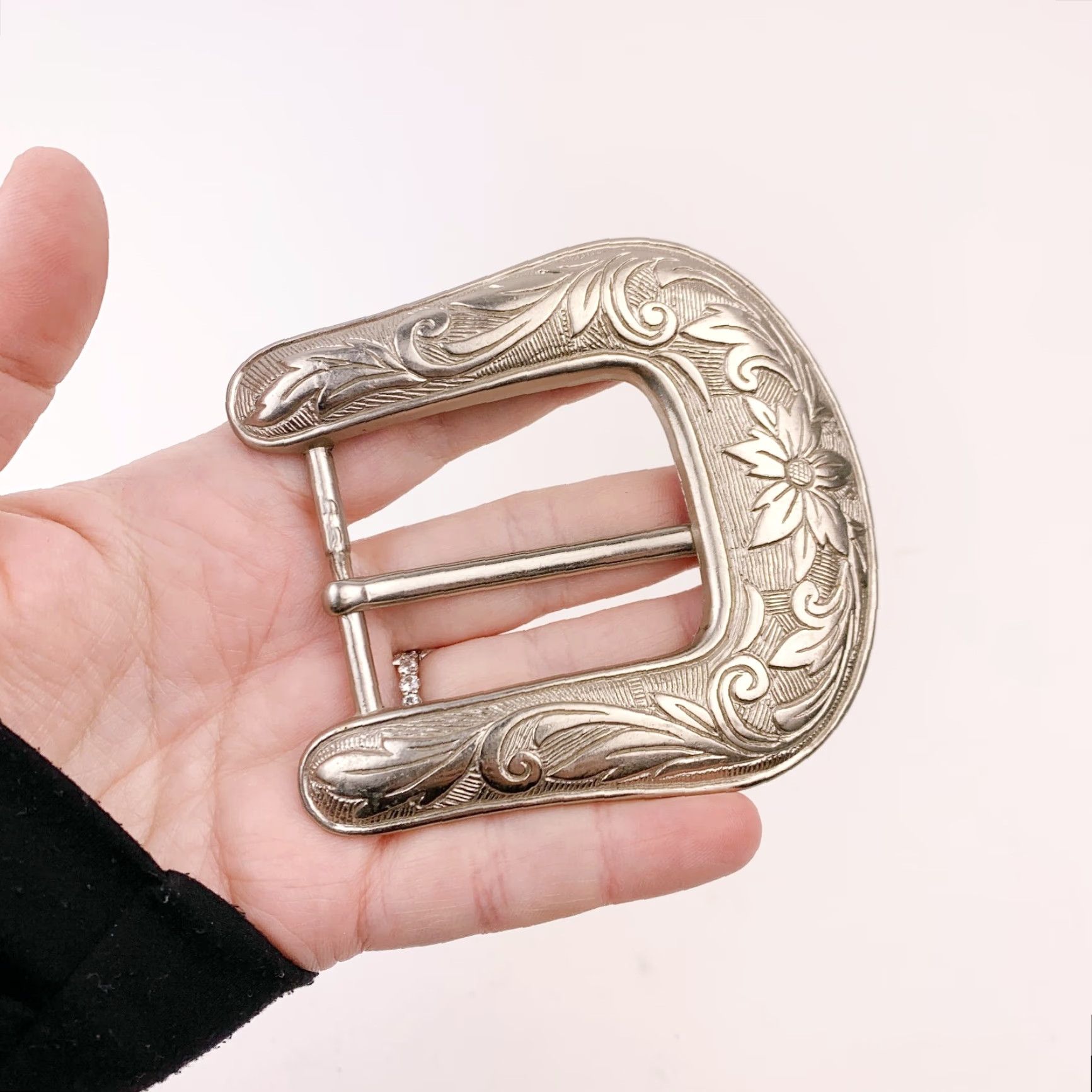 Vintage VINTAGE Kippys Floral Ornate Silver Tone Metal Wide Belt Buckle 3.25" x 3.5" Women Belt Buckle Silver Floral 1980s Women Size ONE SIZE - 7 Thumbnail