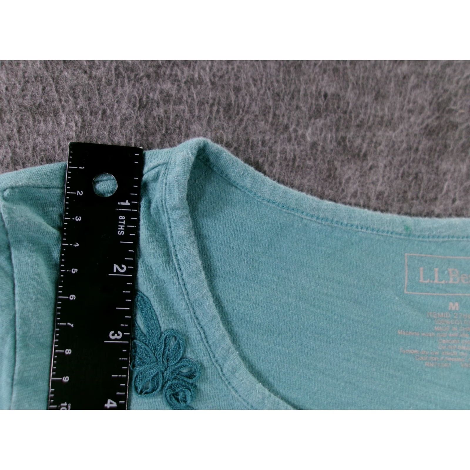 Vintage L.L. Bean Women’s Medium Blue Cap Sleeve Embroidered Popover Blouse - Classic Casual Outdoor Size M / US 6-8 / IT 42-44 - 4 Thumbnail