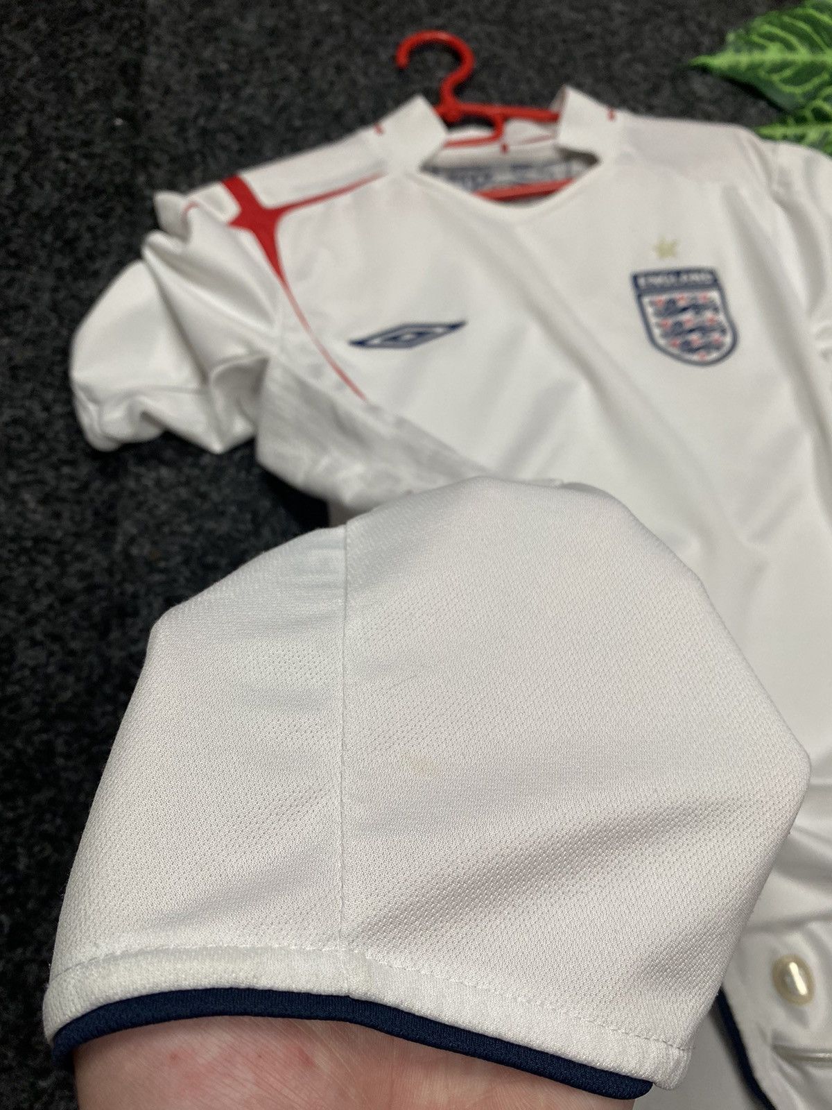 Umbro × Vintage Vintage England 🏴󠁧󠁢󠁥󠁮󠁧󠁿 Umbro Soccer Jersey size M Size US M / EU 48-50 / 2 - 16 Thumbnail