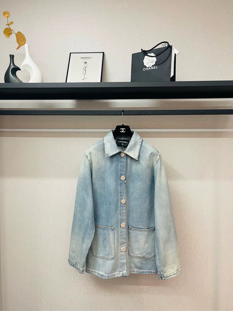 Chanel Chanel 24K light blue denim tweed button jacket 2504-Nextar Size XS / US 0-2 / IT 36-38 - 1 Thumbnail