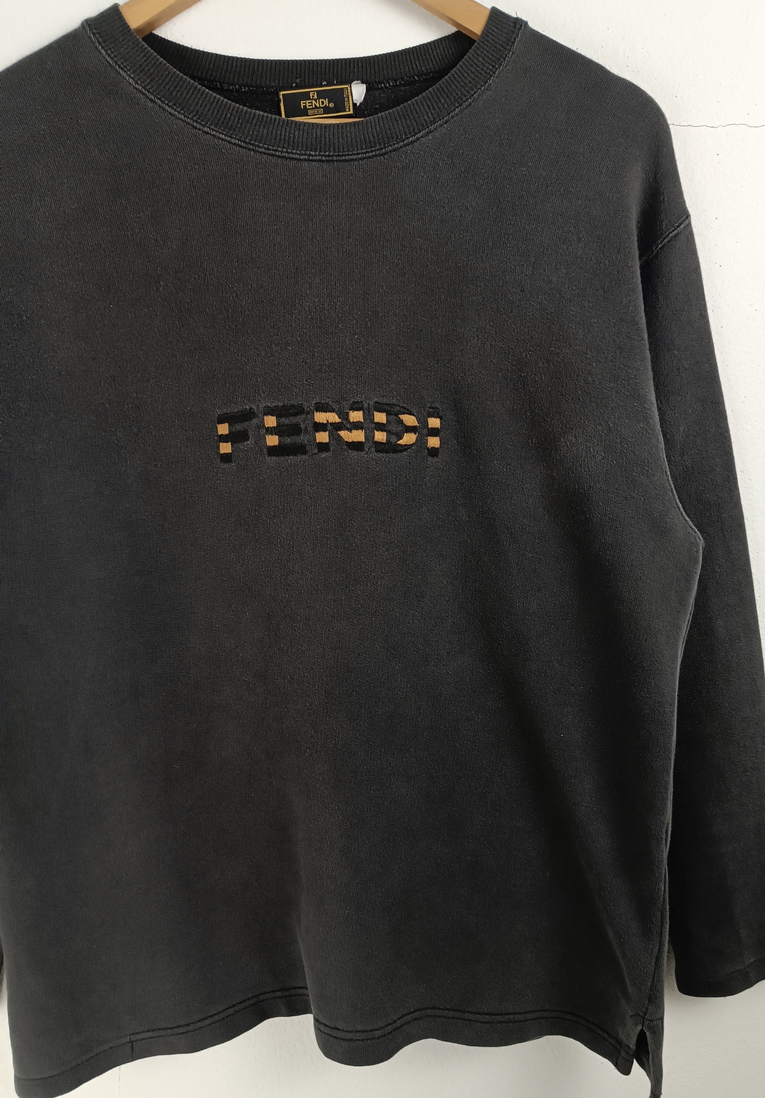 Fendi VINTAGE 90'S FENDI SMALL SPELLOUT CLASSIC LOGO VERY RARE Size US M / EU 48-50 / 2 - 8 Thumbnail