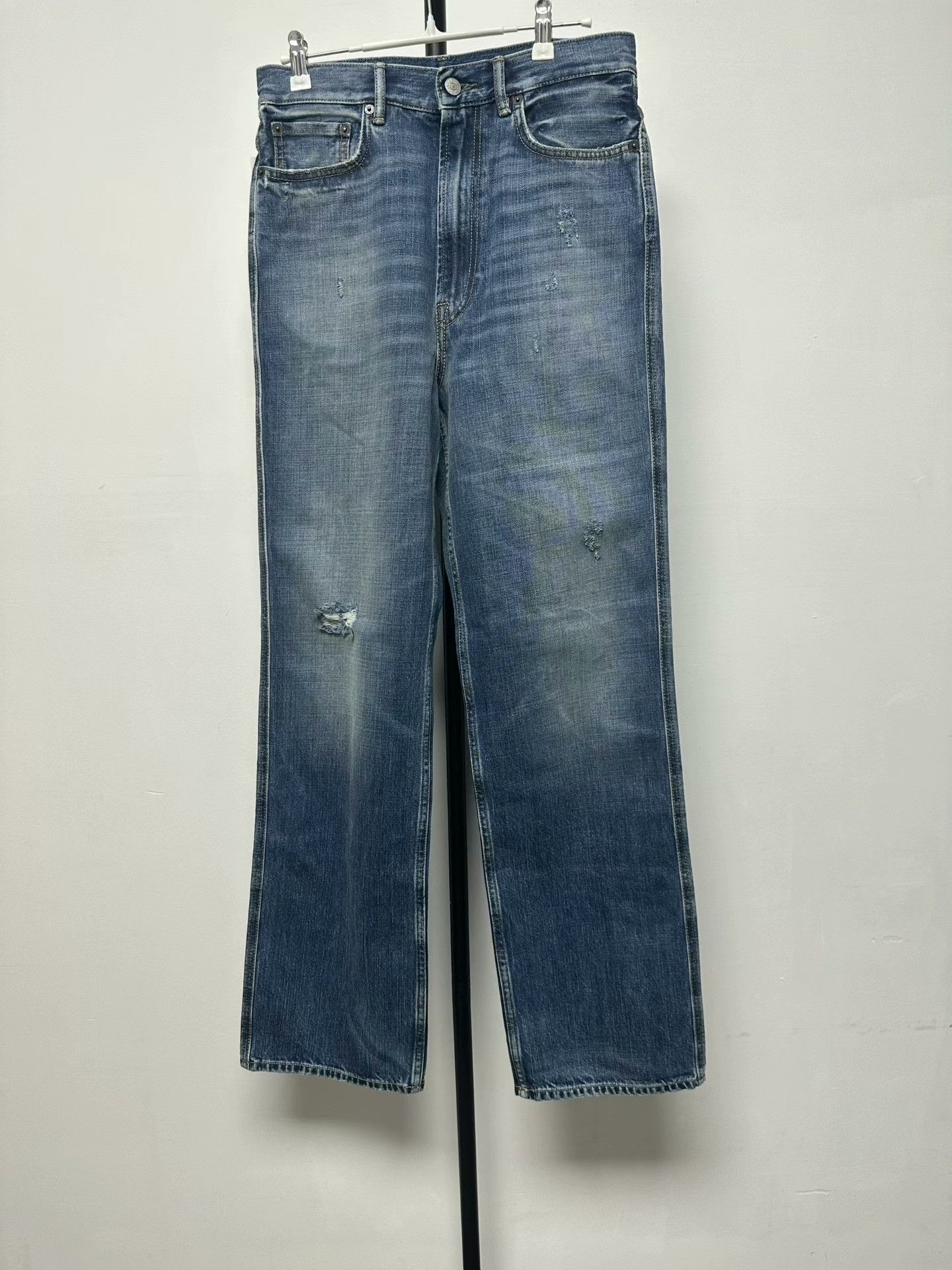 Acne Studios Acne Studios Distressed Jeans Size 31 Size US 31 - 1 Thumbnail