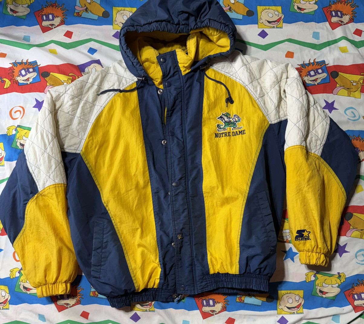 Starter Vintage 90s Starter Norte Dame Fighting Irish Puffer Jacket Size US XL / EU 56 / 4 - 2 Thumbnail