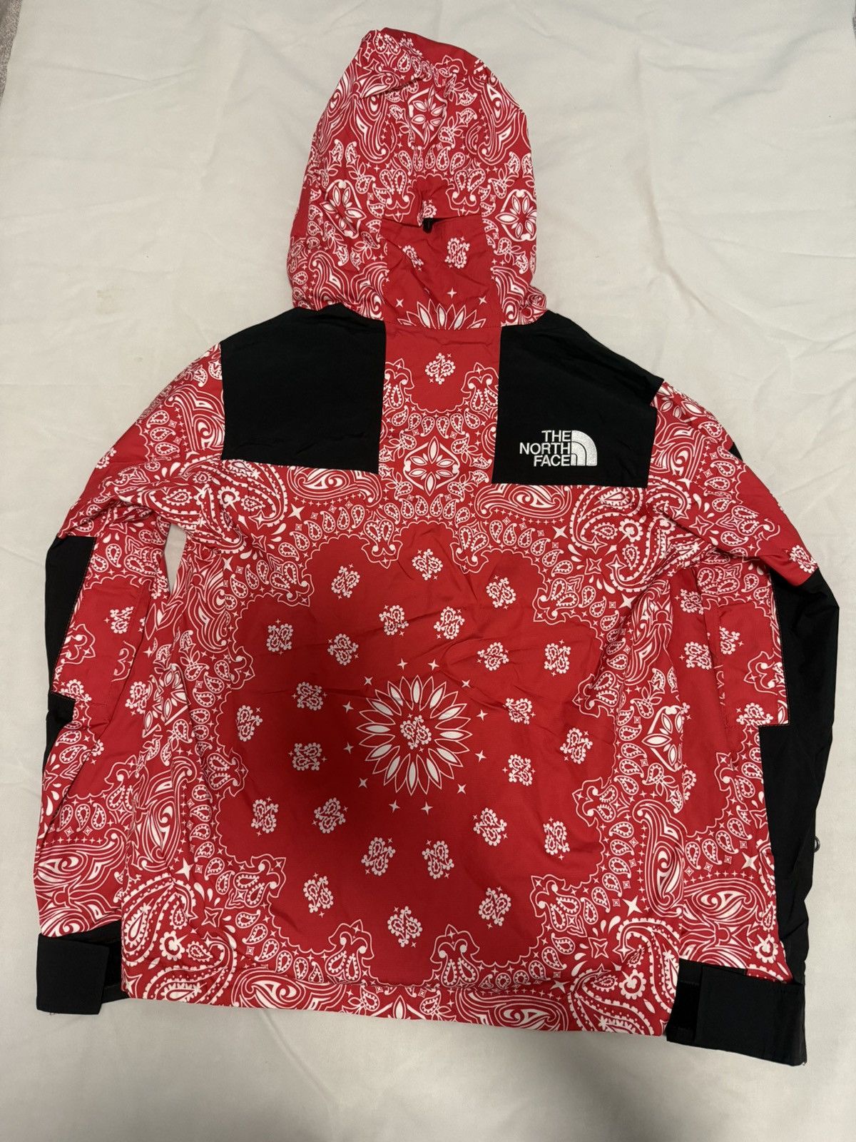 Supreme × The North Face Supreme tnf north face red bandana paisley mountain Jacket Size US S / EU 44-46 / 1 - 5 Thumbnail