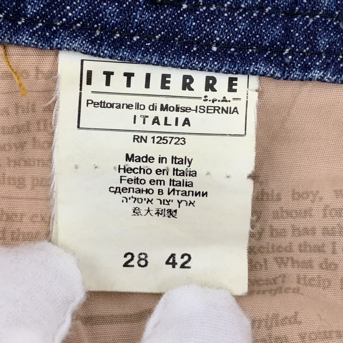John Galliano John Galliano Distressed Ripped Denim Casual Shorts K26WX Size 28" / US 6 / IT 42 - 7 Thumbnail