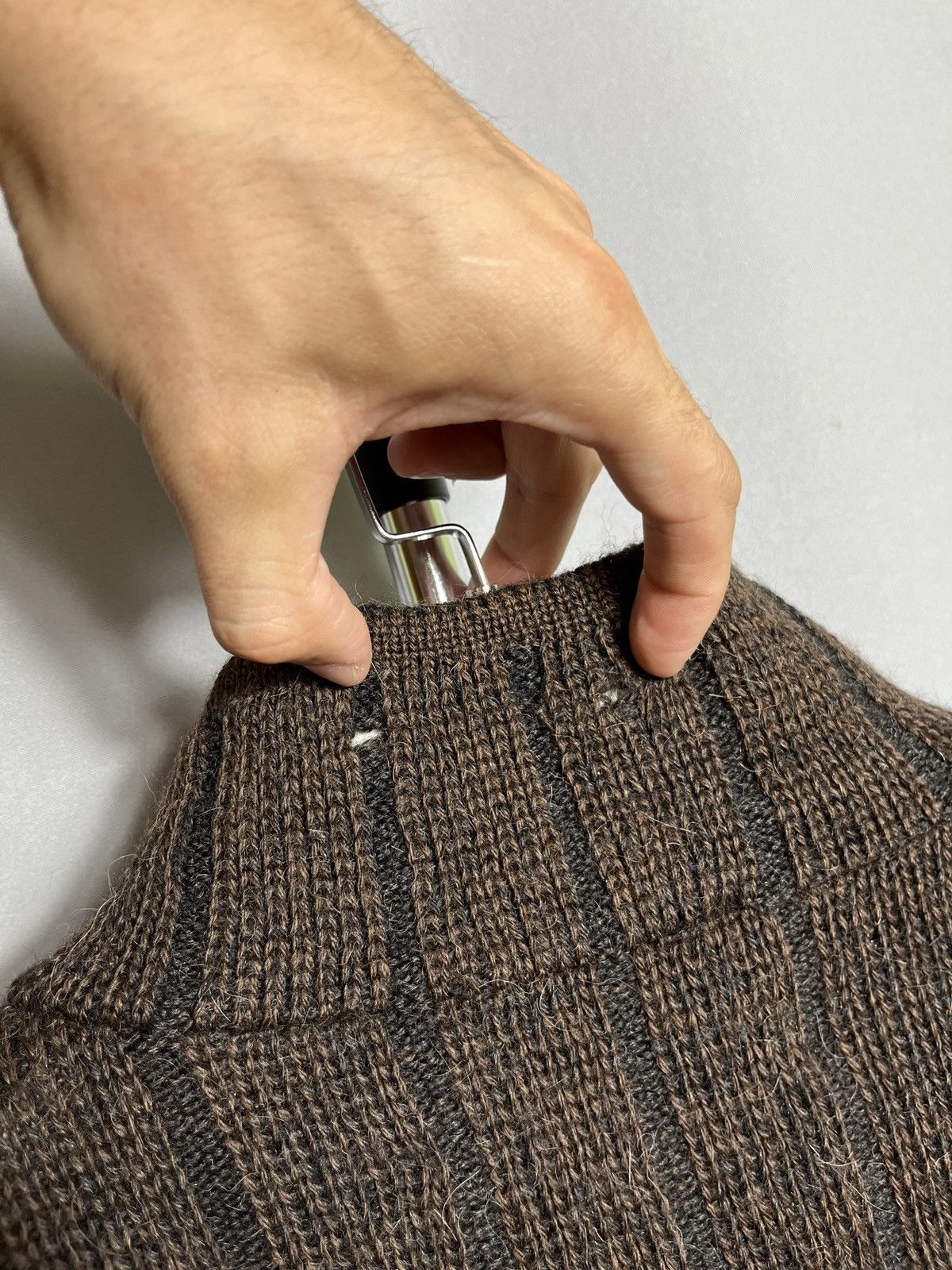 Dolce & Gabbana vintage j&ans dolce gabbana wool mens sweater knit brown Size US L / EU 52-54 / 3 - 5 Thumbnail