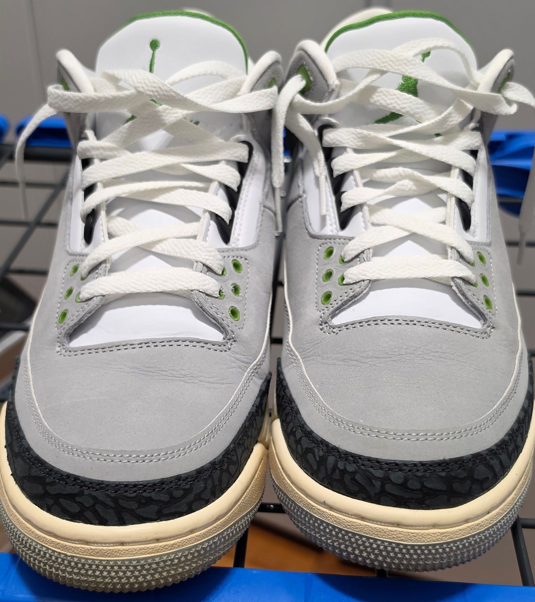 Jordan Brand Jordan 3 Retro Chlorophyll (US 9.5) Size US 9.5 / EU 42-43 - 4 Thumbnail