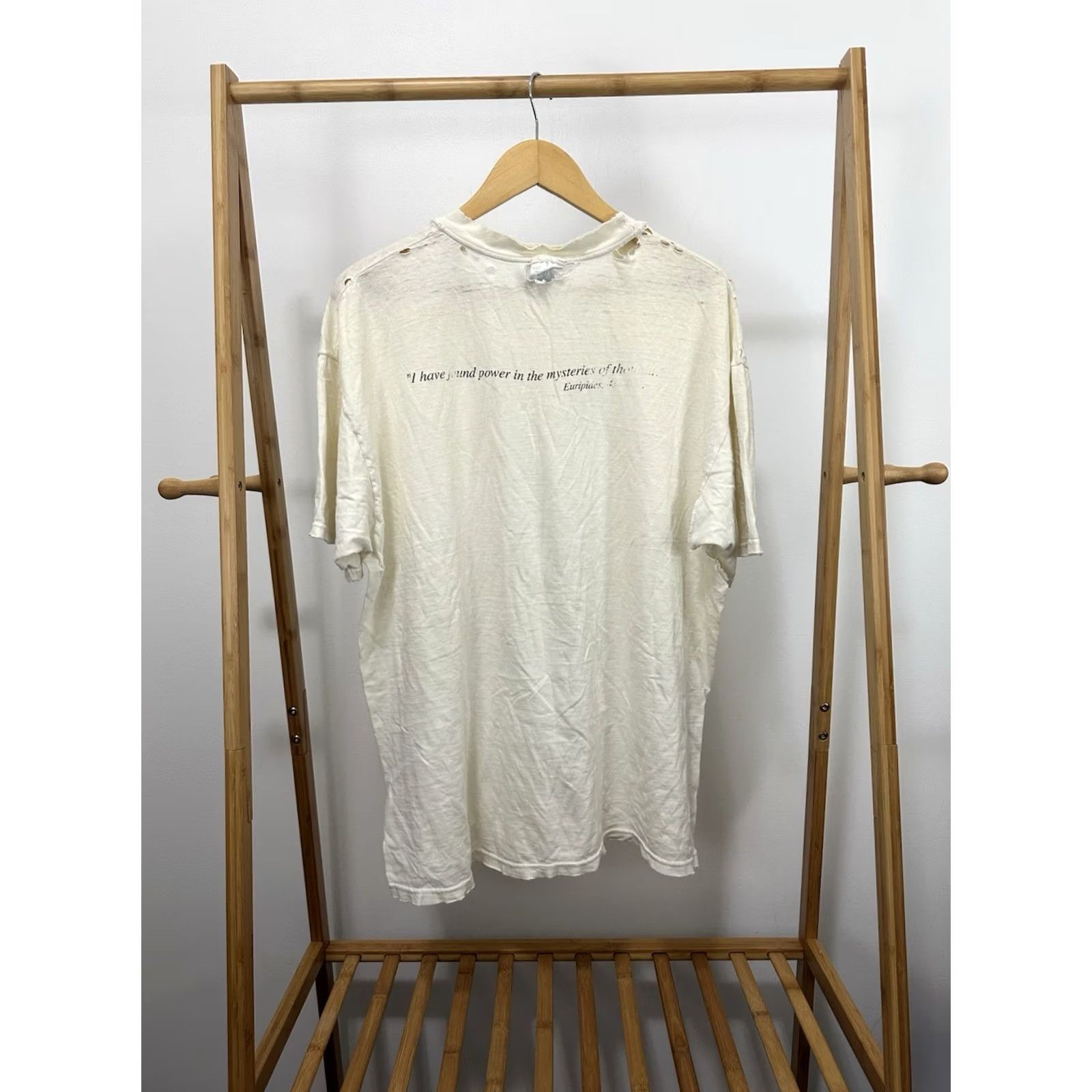 Hanes VINTAGE Euripides Mysteries of Thought Thrashed Worn Cotton T-Shirt XL Mens White Size US XL / EU 56 / 4 - 2 Thumbnail