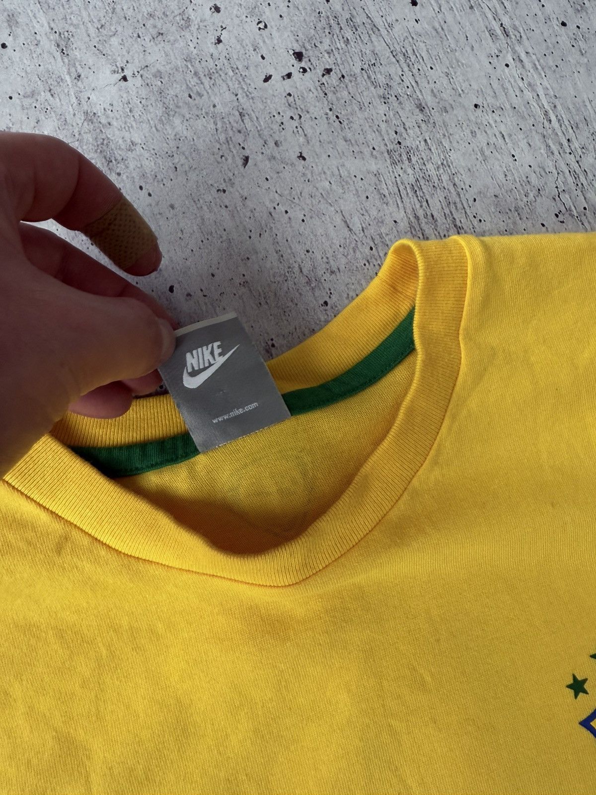 Nike 🩸RARE🩸Nike Vintage Y2K Brazil Ronaldinho #10 T Shirt Size US M / EU 48-50 / 2 - 11 Thumbnail
