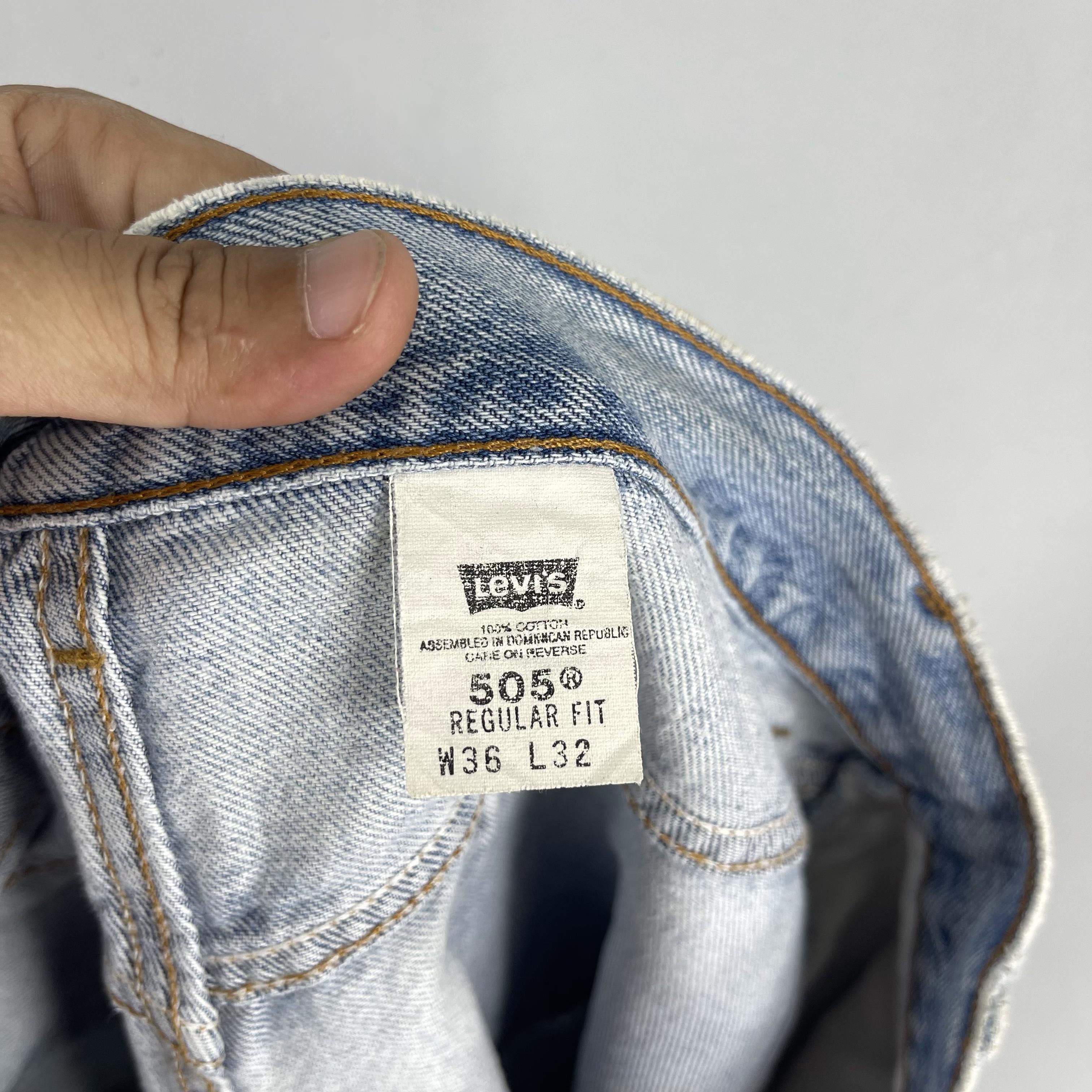 Levi's × Levi's Vintage Clothing Vintage Levis 505 Distressed Dirty Knee Ripped Jeans Size US 35 - 6 Thumbnail